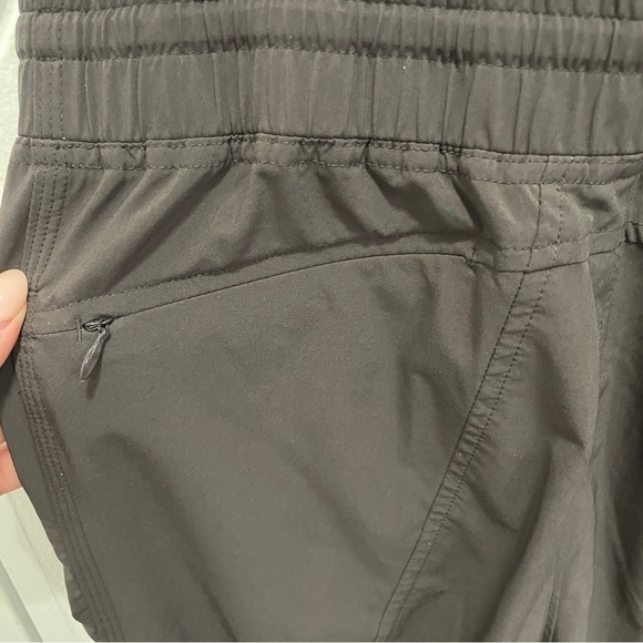 Athleta Grey LA VIVA Capri Pants - Picture 3 of 12